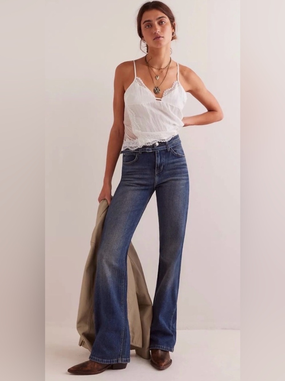 NWT We The Free Sabine Slim
Straight Jeans 26 High-Rise Dark